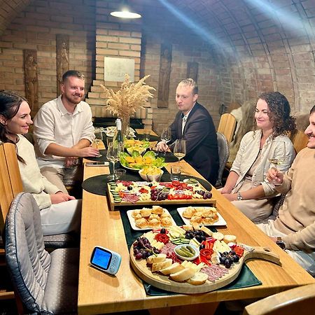 Sklep U Dusana Vracov Bagian luar foto
